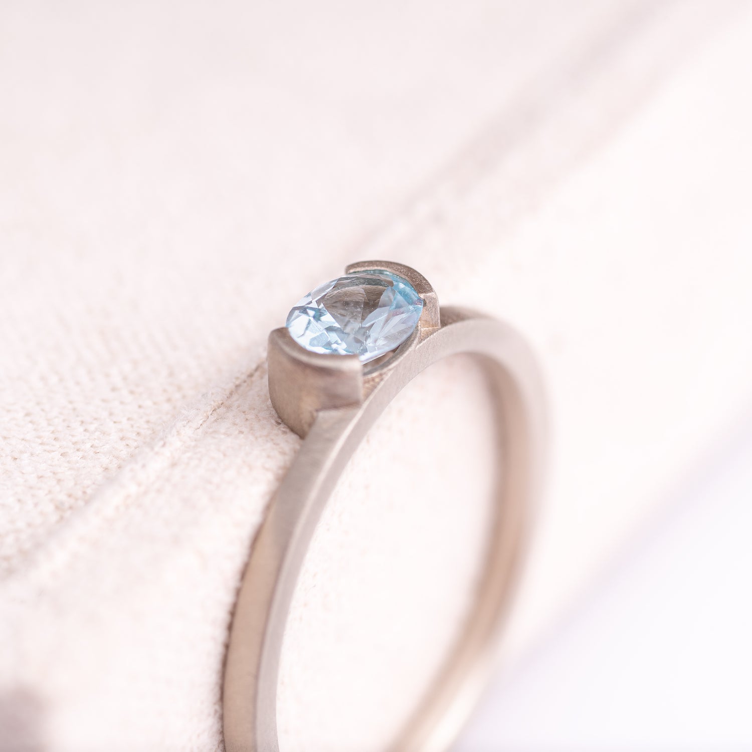 Sonder Oval Ring